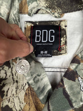 Load image into Gallery viewer, Camo Jacket Medium
