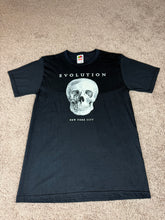 Load image into Gallery viewer, Skull T Shirt Small Vintage New York City Evolution Natural History Museum

