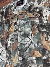 Load image into Gallery viewer, Camo Jacket Medium
