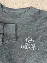Load image into Gallery viewer, Ducks Unlimited T Shirt Large Long Sleeve Nature Dogs
